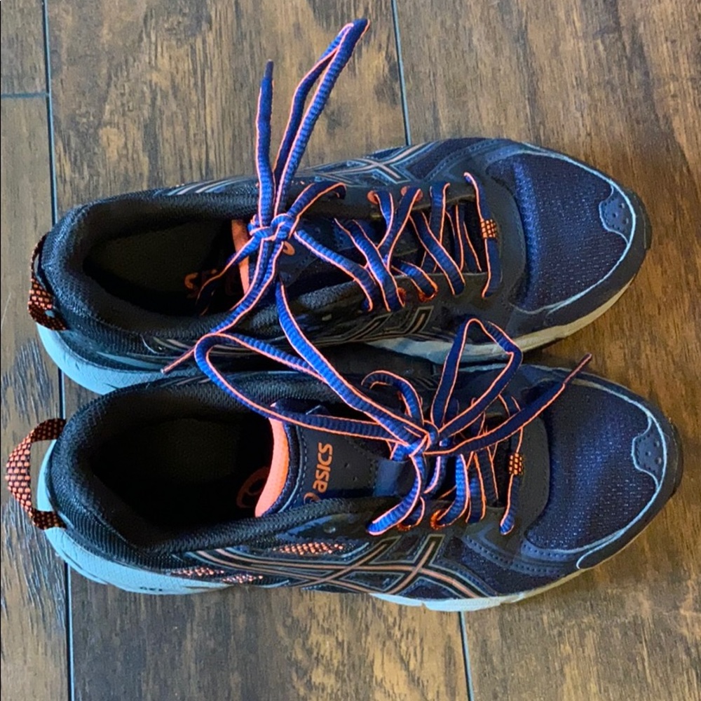 Women’s ASICS - Picture 3 of 6